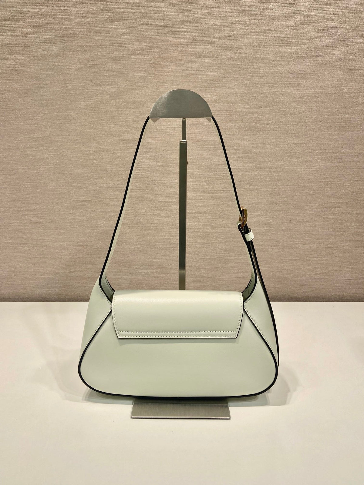 PRADA FLAP BAG 25 IN WHITE SMOOTH CALFSKIN TRIANGLE LOGO