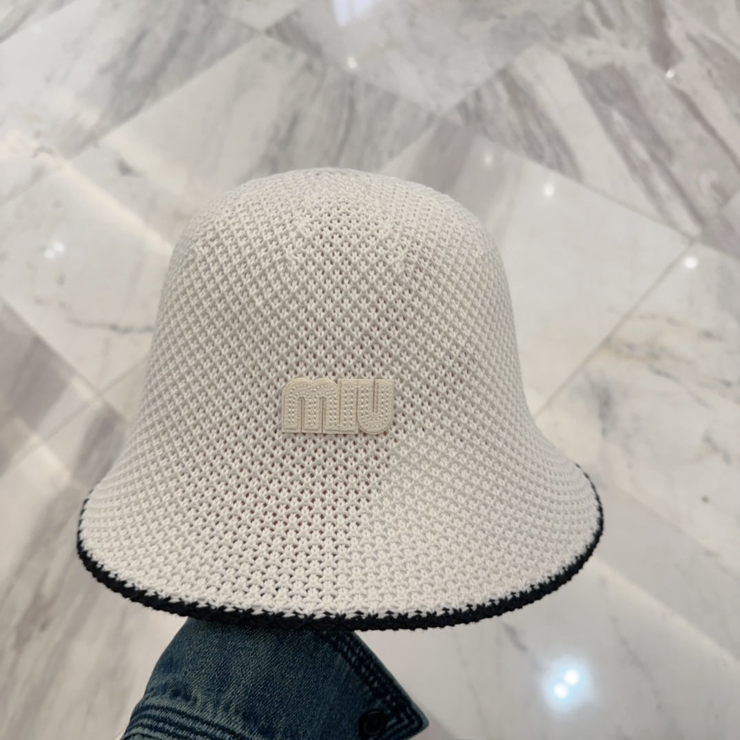 MM BUCKET IN WHITE MESH FABRIC