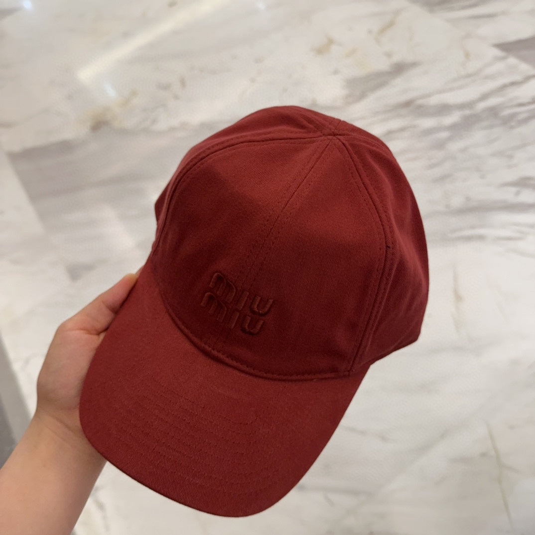 MM BASEBALL CAP IN RED FABRIC EMBROIDERED LOGO STYLE 9