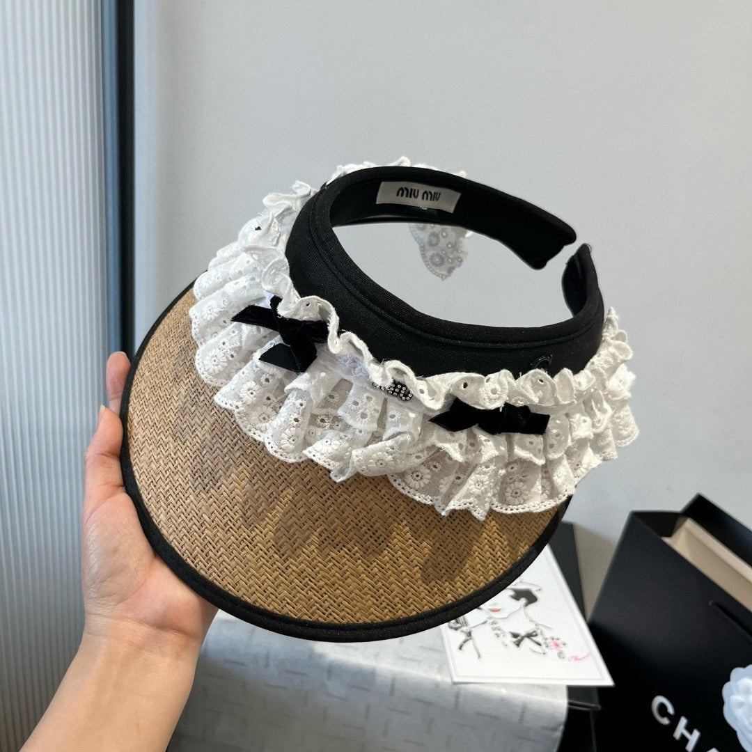 MM OPEN-TOP STRAW HAT IN BEIGE MIX WHITE EYELET FABRIC