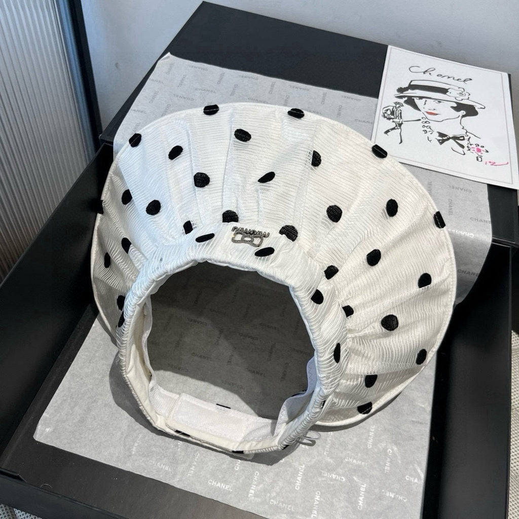 MM OPEN-TOP HAT IN WHITE WITH POLKA DOTS FABRIC