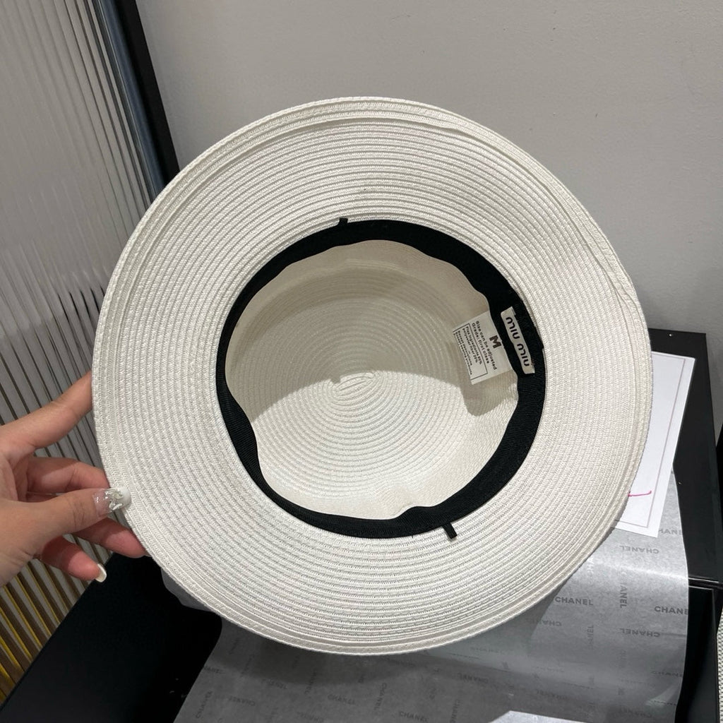 MM STRAW HAT IN WHITE WITH RHINESTONE EMBELLISHED