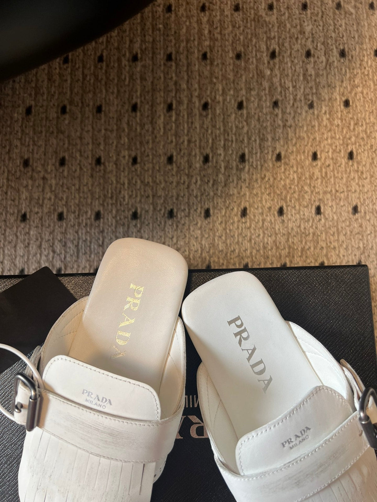 PRADA 25S SHUFFLE LEATHER THONG SANLS IN IVORY CALFSKIN