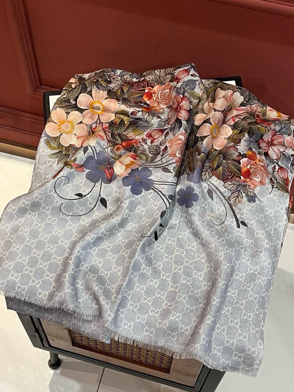 GUCCI 25S SCARF 200 IN CASHMERE 733884