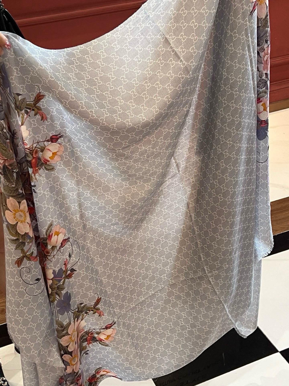 GUCCI 25S SCARF 200 IN CASHMERE 733884