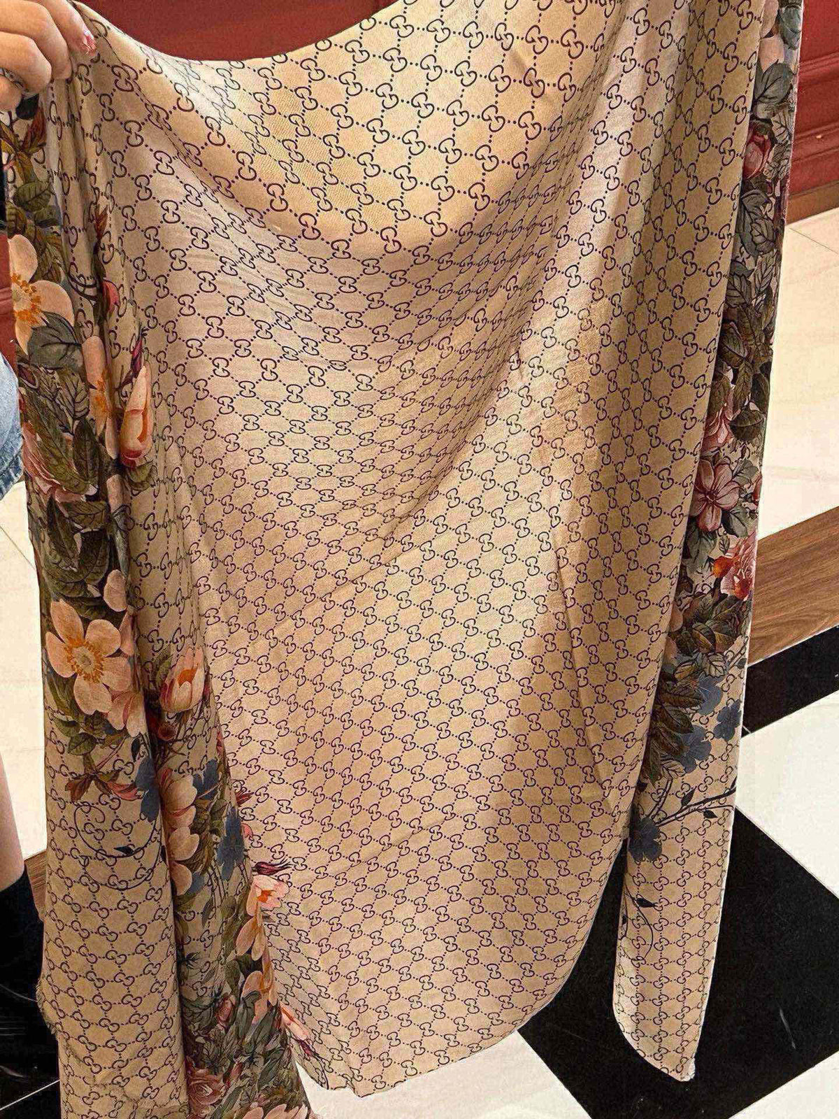 GUCCI 25S SCARF 200 IN CASHMERE 733886