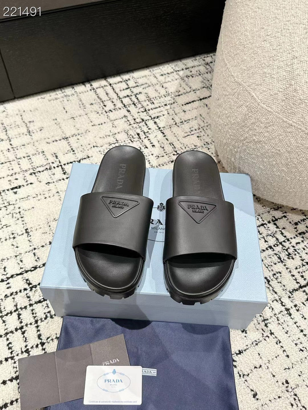 PRADA 25S RUBBER SLIDE IN CHARCOAL CALFSKIN WITH LOGO