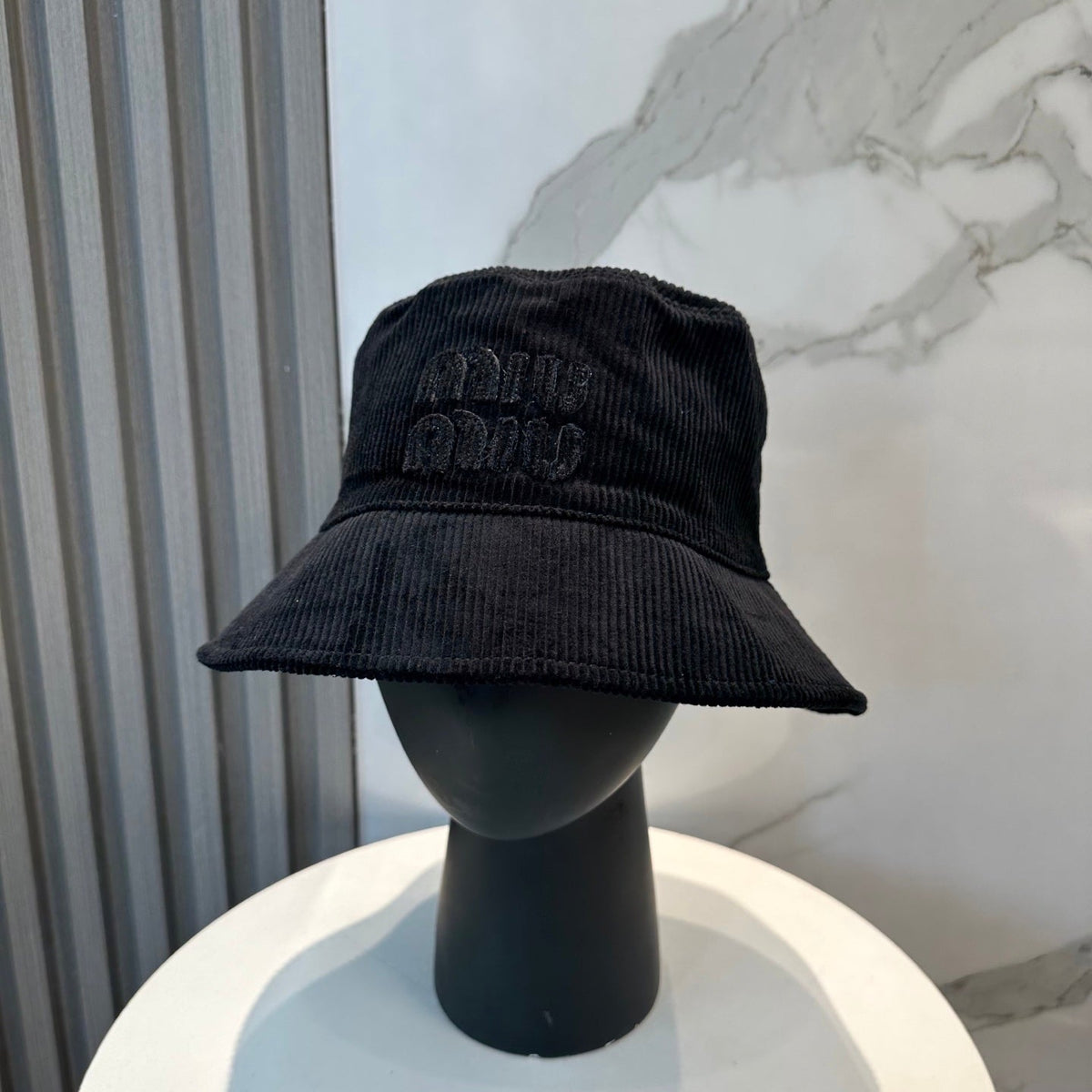MM BUCKET IN BLACK VELVET WITH LOGO