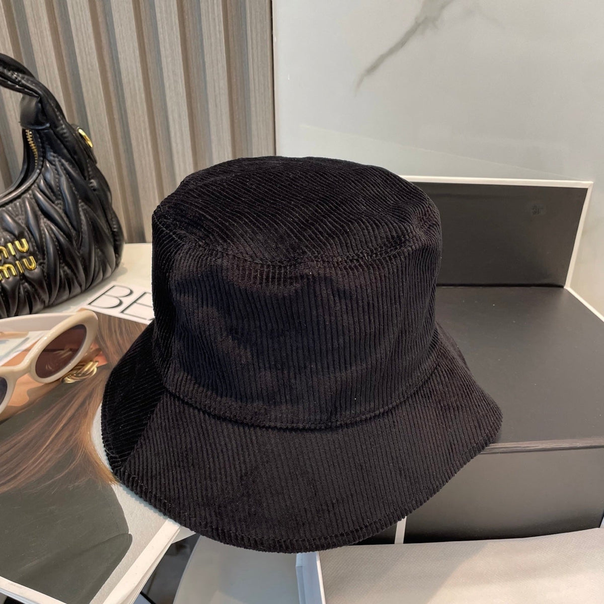 MM BUCKET IN BLACK VELVET WITH LOGO