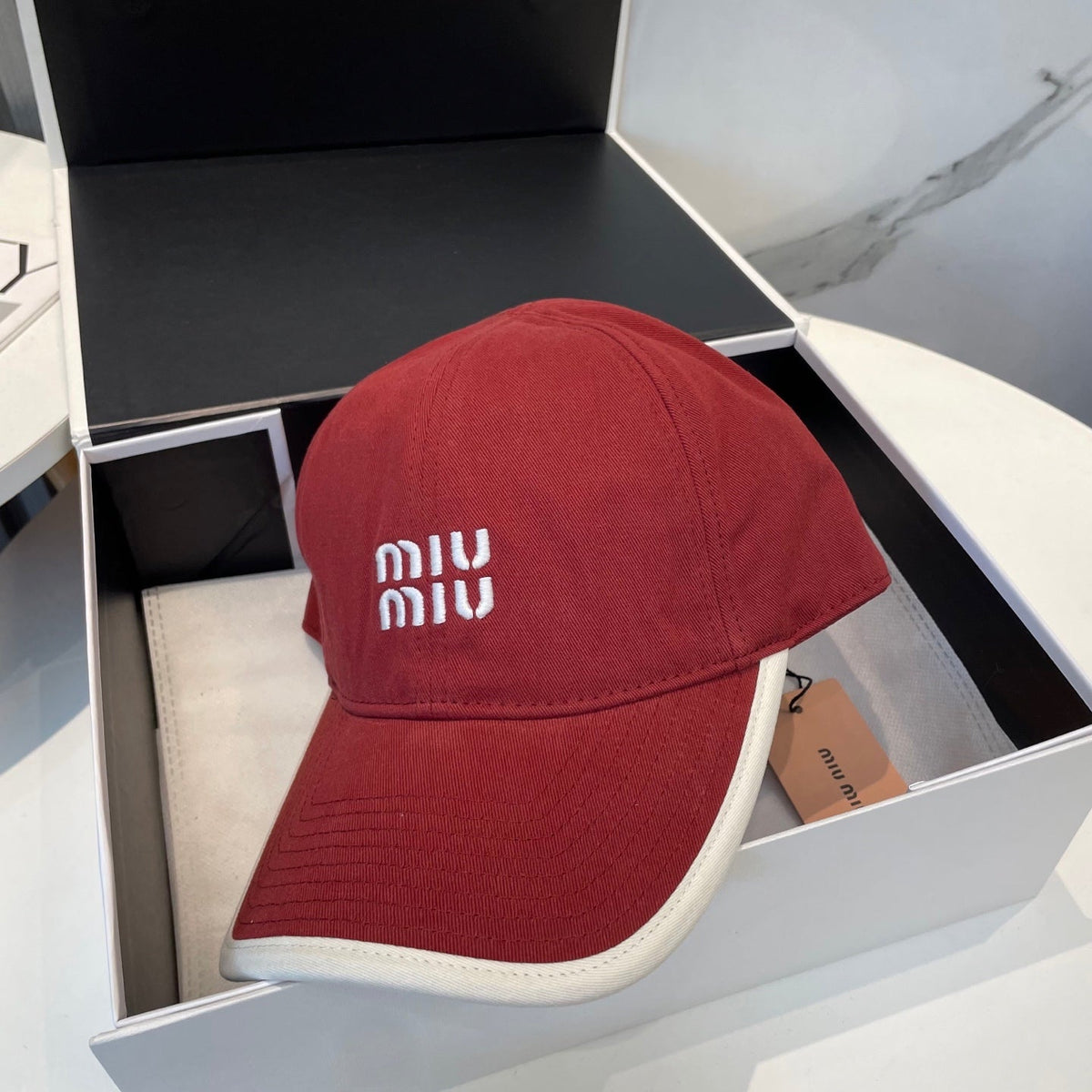 MM BASEBALL CAP IN RED FABRIC STYLE 9
