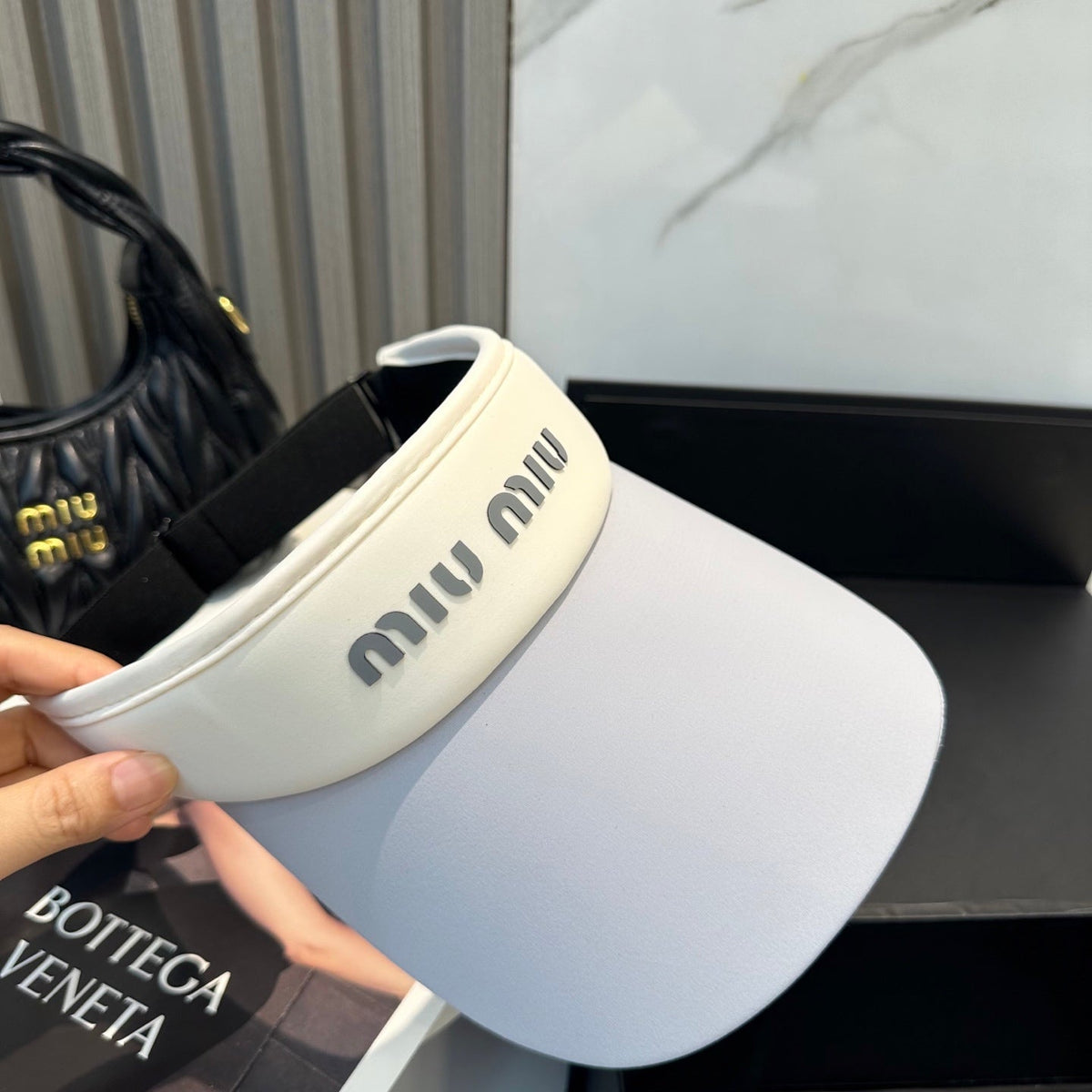 MM SPORT VISOR CAP IN COOL GRAY MIX WHITE FABRIC