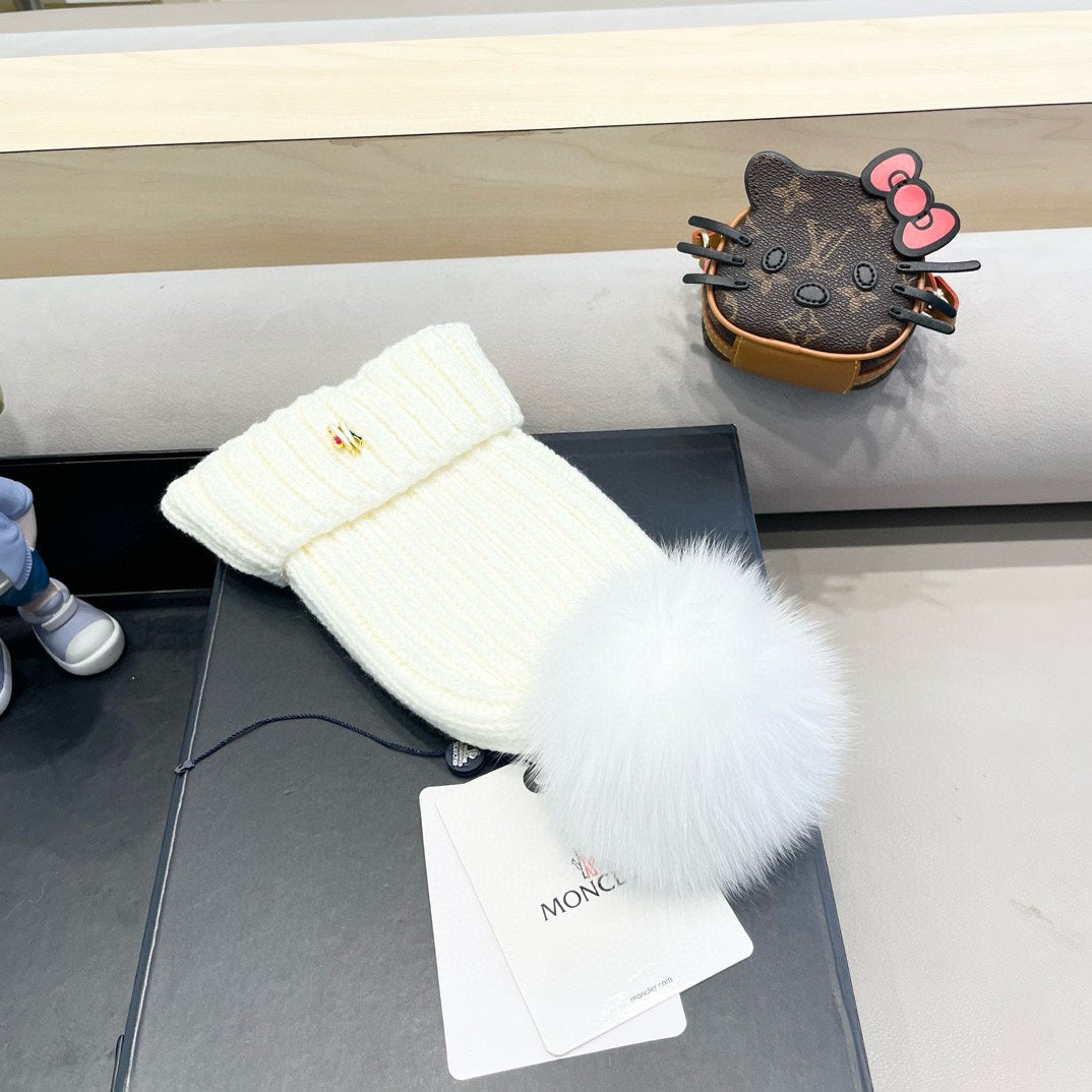WOOL BEANIE WITH POM POM WHITE 435046