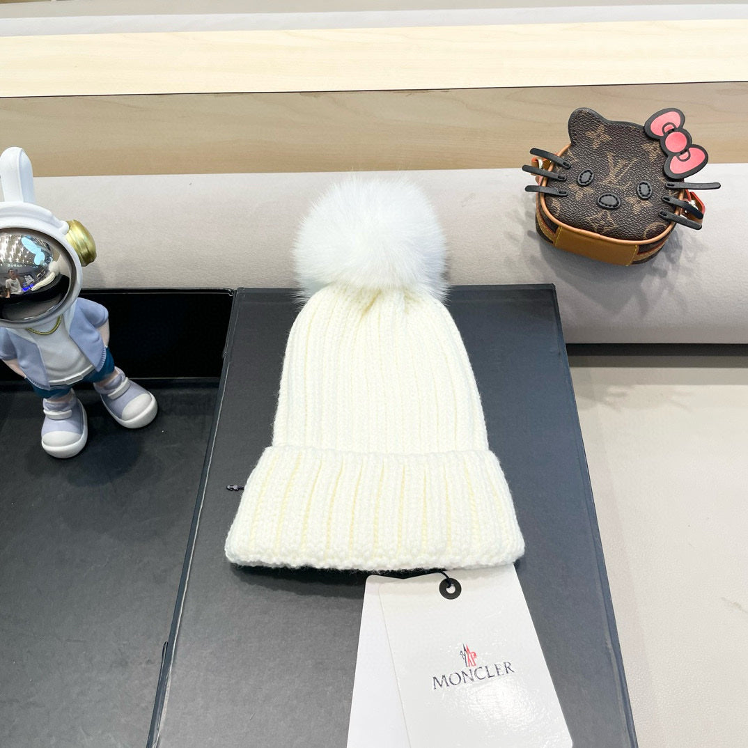 WOOL BEANIE WITH POM POM WHITE 435046