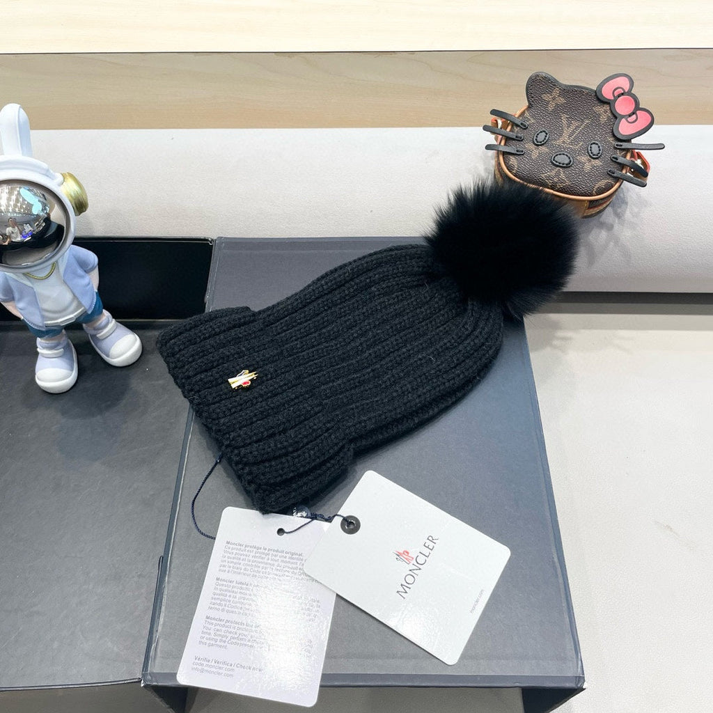 WOOL BEANIE WITH POM POM BLACK 435049