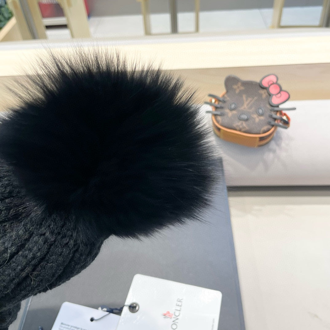 WOOL BEANIE WITH POM POM BLACK 435049