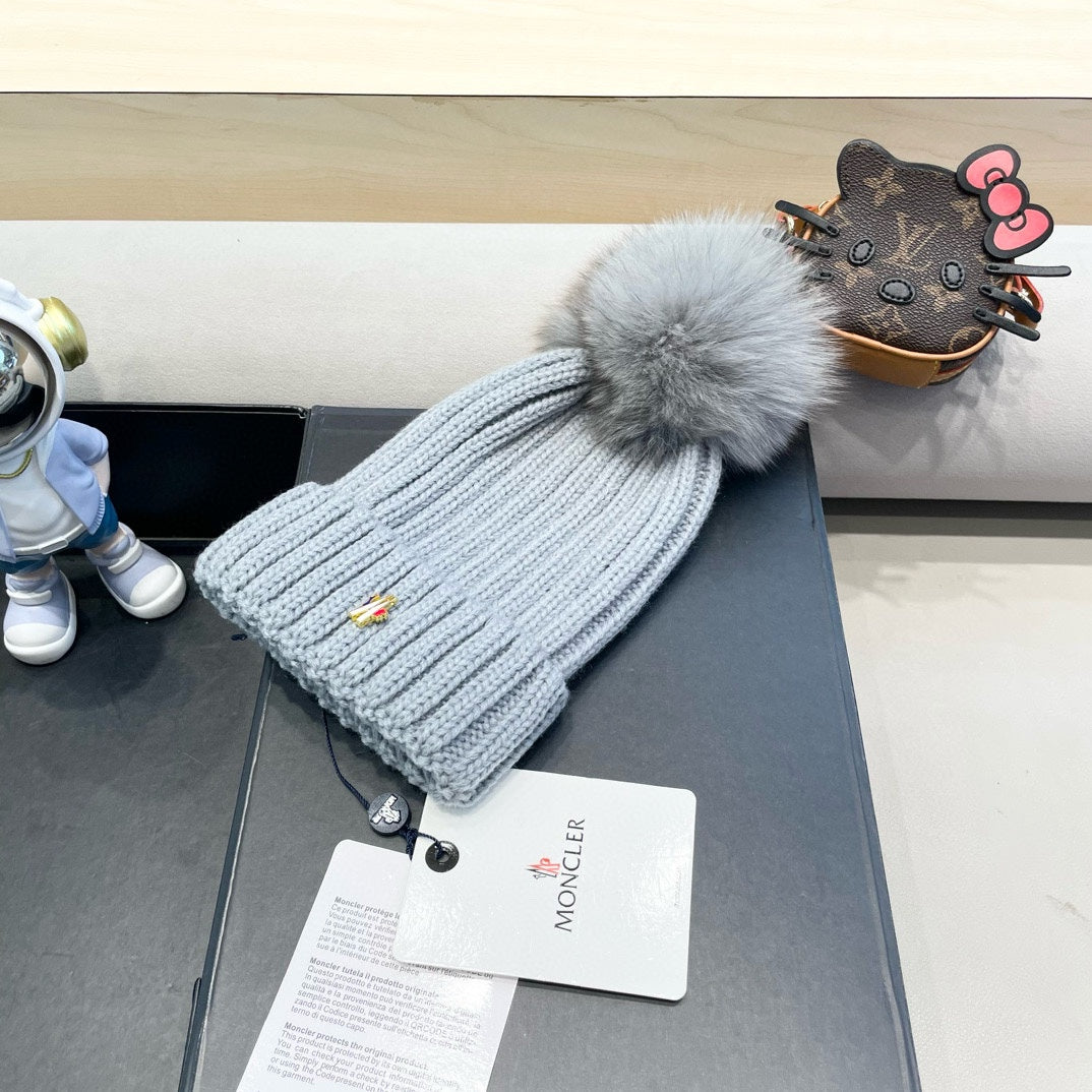 WOOL BEANIE WITH POM POM LIGHT GRAY 435050