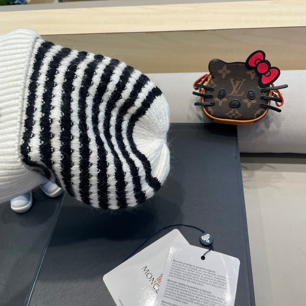 BEANIE HAT IN WHITE MIX BLACK CASHMERE 436733