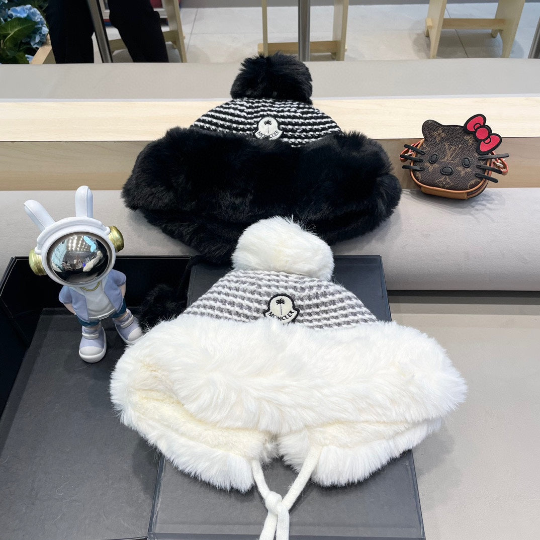 BEANIE HAT IN BLACK WOOL AND FLEECE 436748