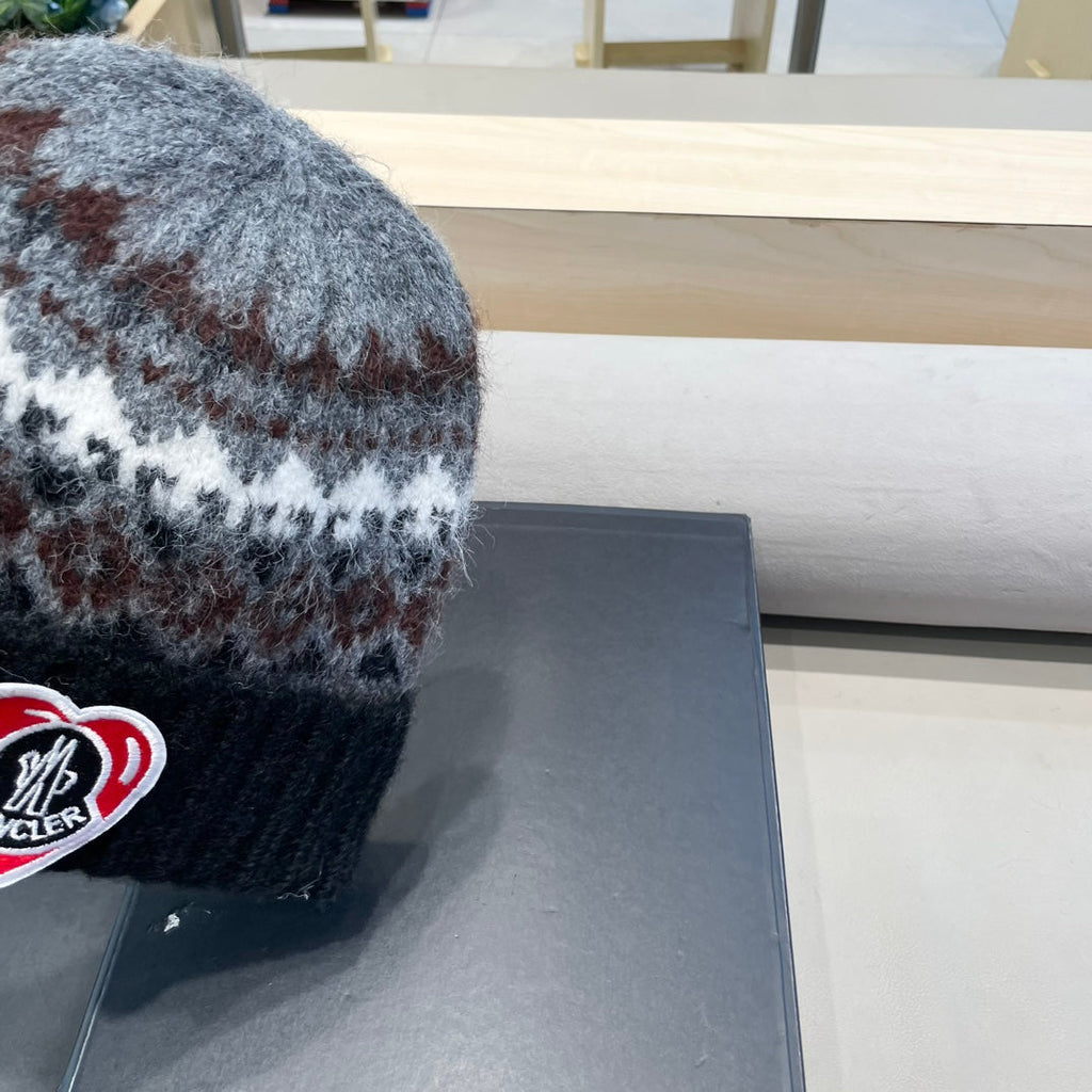 BEANIE HAT IN COLORFUL WOOL 438145