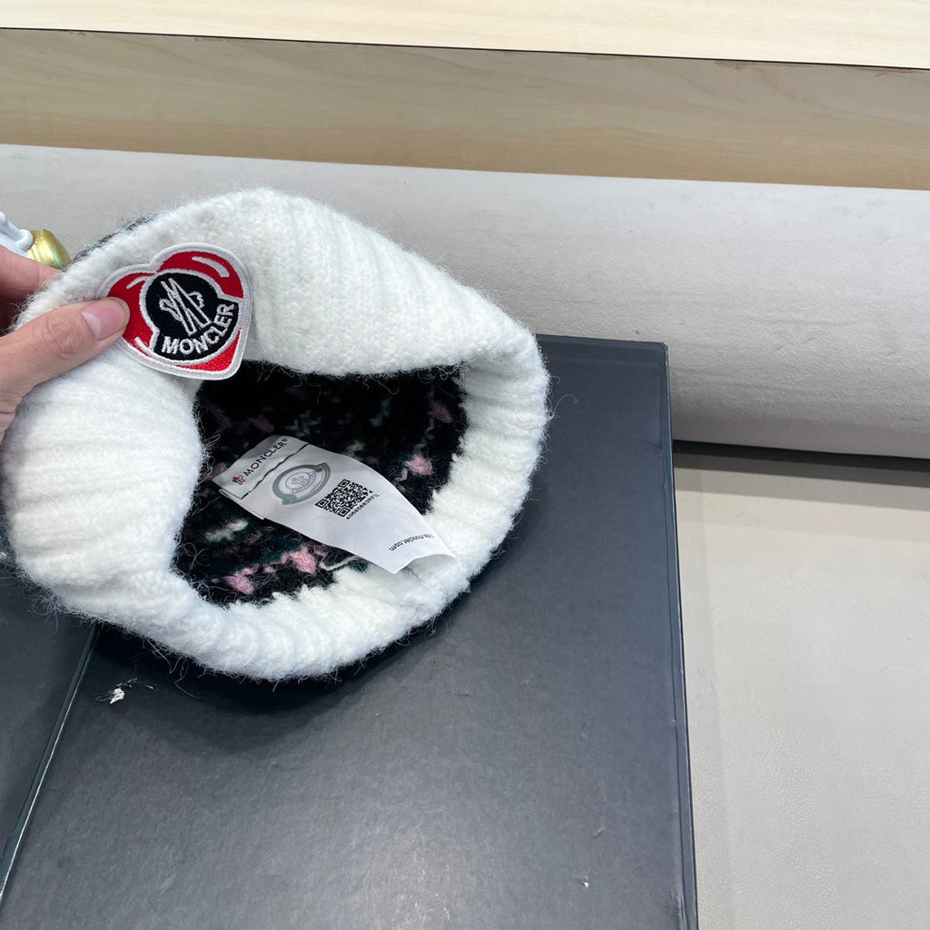 BEANIE HAT IN COLORFUL WOOL 438144