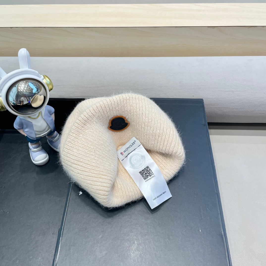 BEANIE HAT IN BISQUE BEIGE WOOL 438122