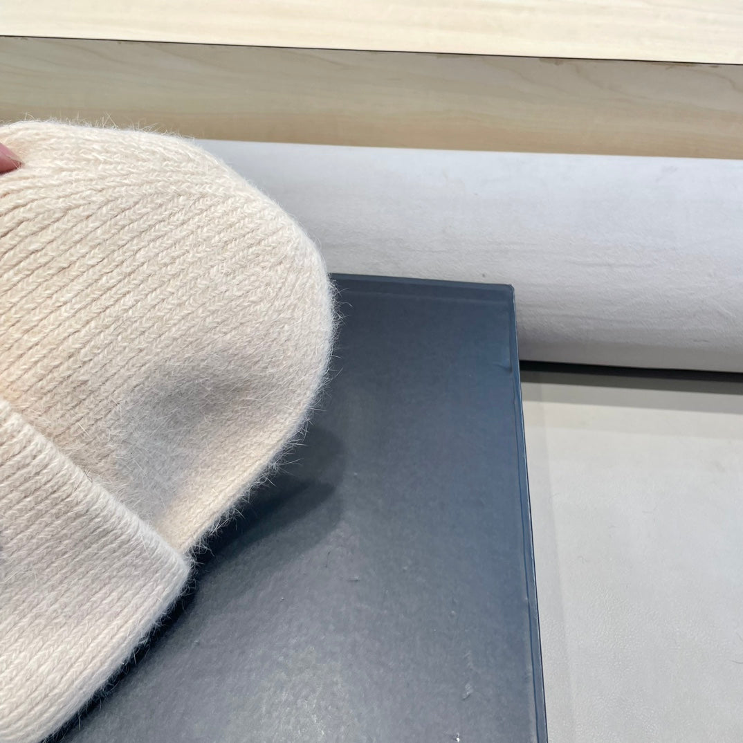 BEANIE HAT IN BISQUE BEIGE WOOL 438122