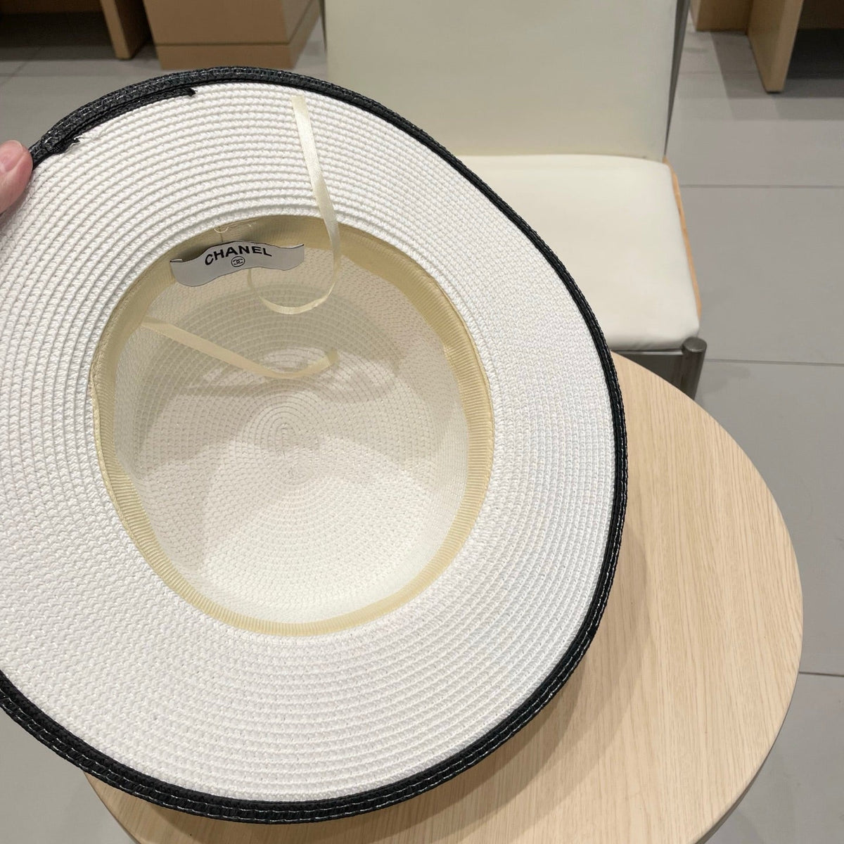 CHANEL FLAT STRAW HAT WHITE 672721