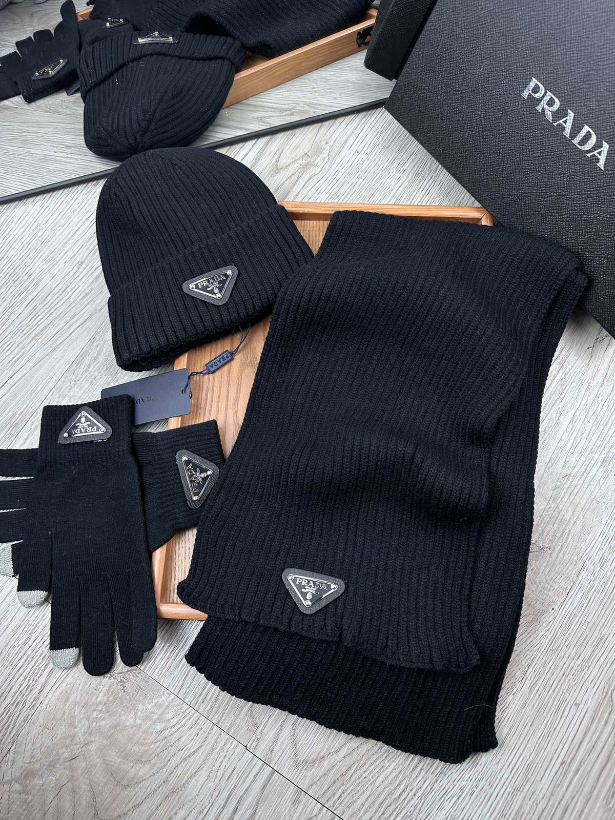 PRADA THREE-PIECES SET IN BLACK WOOL AND ACRYLIC 406558