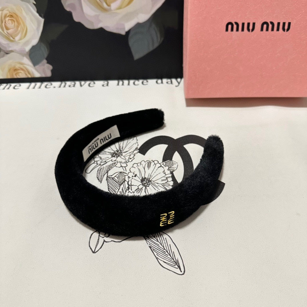 HEADBAND IN BLACK PLUSH FABRIC 423599