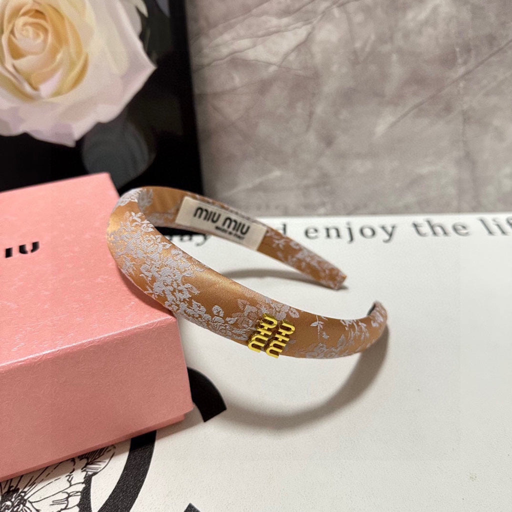 HEADBAND WITH GARNITURE PRINT IN TIGER EYE ORANGE SILK 432822