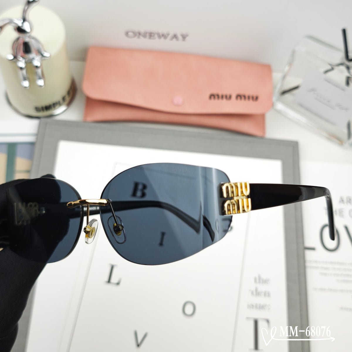 LOGO SUNGLASSES 68076 IN BLACK ACETATE
