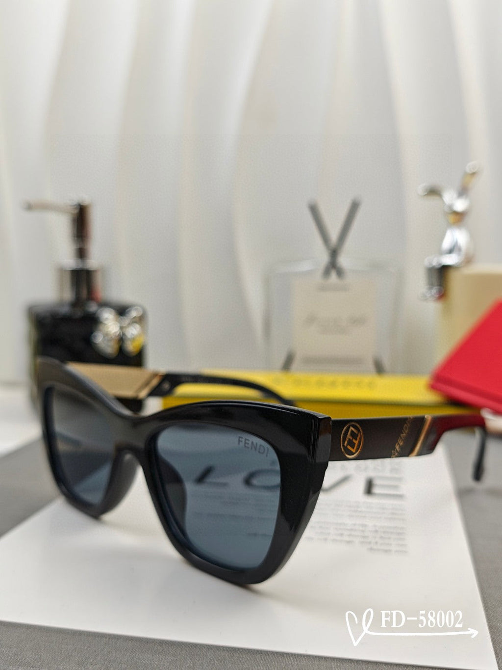DIAGONAL CAT-EYE FRAME SUNGLASSES 58002 IN ACETATE