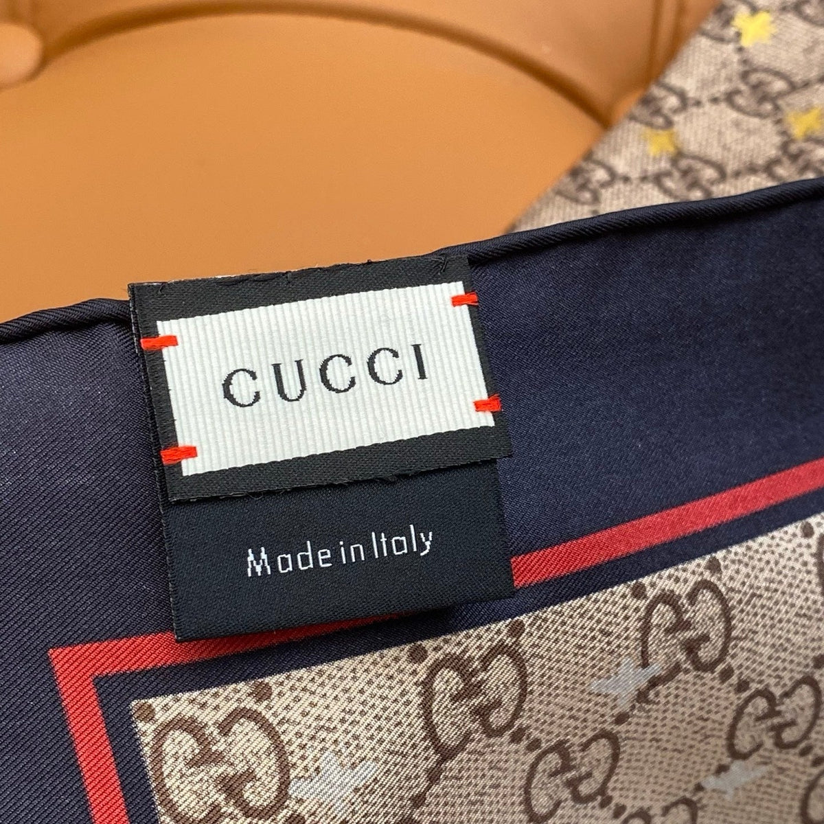 GUCCI 25S SCARF 90 IN SILK 709692