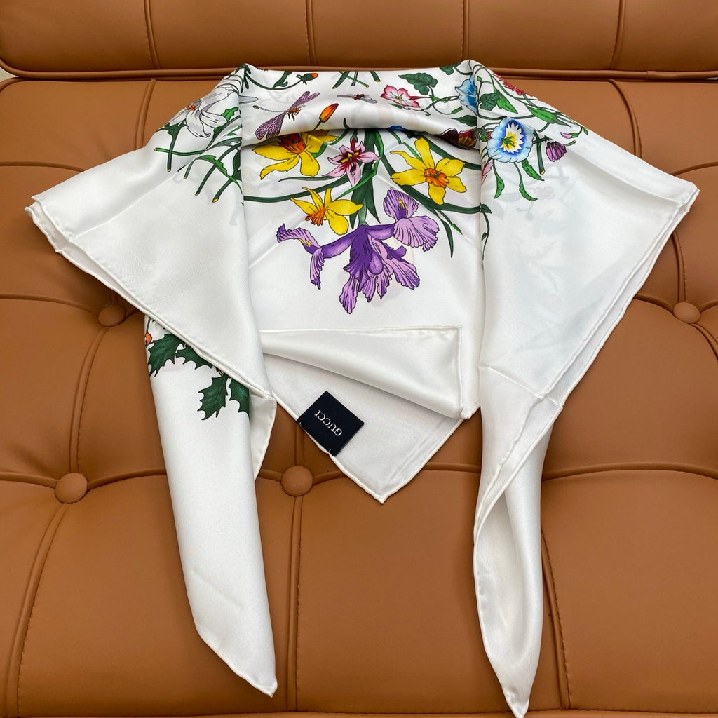 GUCCI 25S SCARF 90 IN SILK 718504