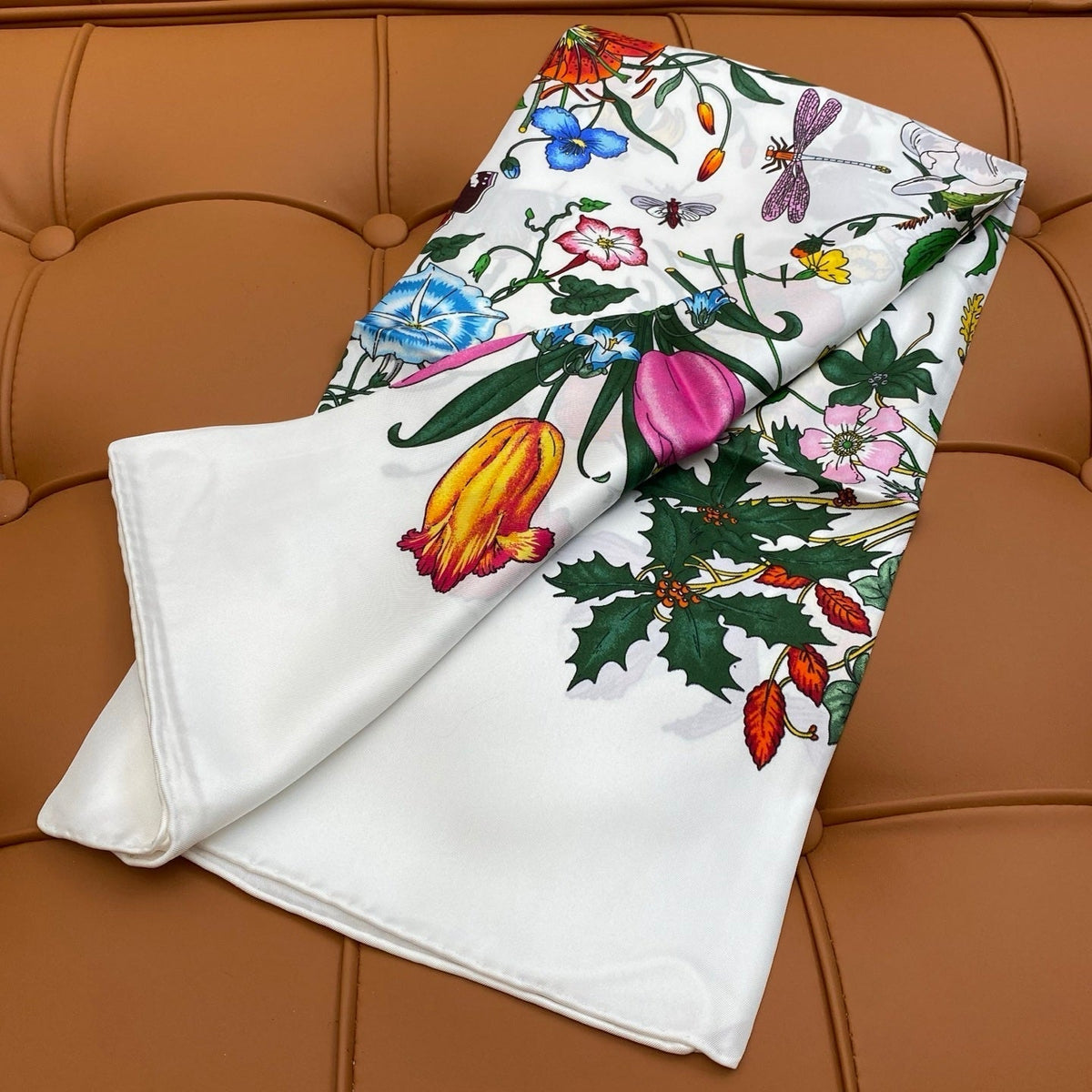 GUCCI 25S SCARF 90 IN SILK 718504