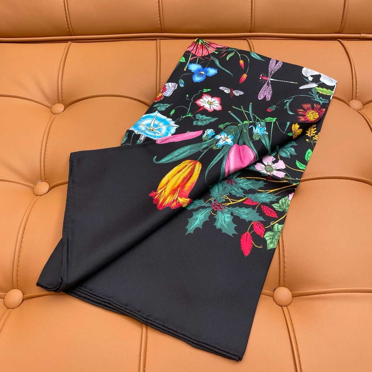 GUCCI 25S SCARF 90 IN SILK 718505