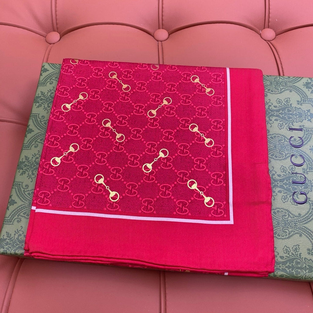 GUCCI 25S SCARF 90 IN SILK 718512