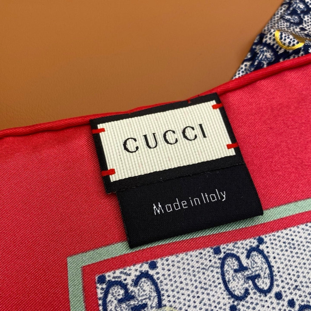 GUCCI 25S SCARF 90 IN SILK 718515
