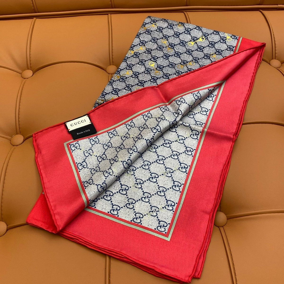 GUCCI 25S SCARF 90 IN SILK 718515