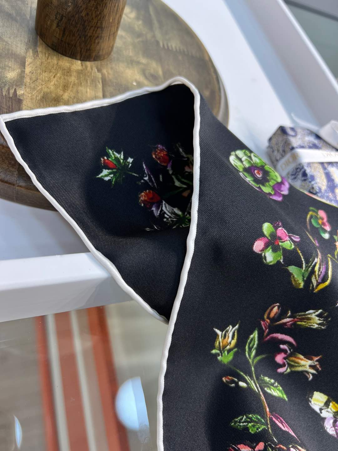 DIOR REVERSIBLE PRINTED SQUARE SCARF 90 CM IN BLACK SILK 735867