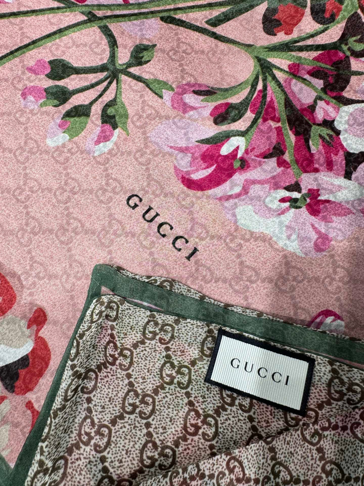 GUCCI 25S SCARF 180 IN SILK 737208