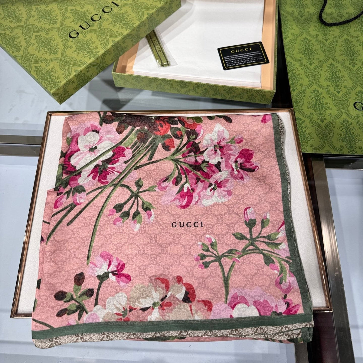 GUCCI 25S SCARF 180 IN SILK 737208