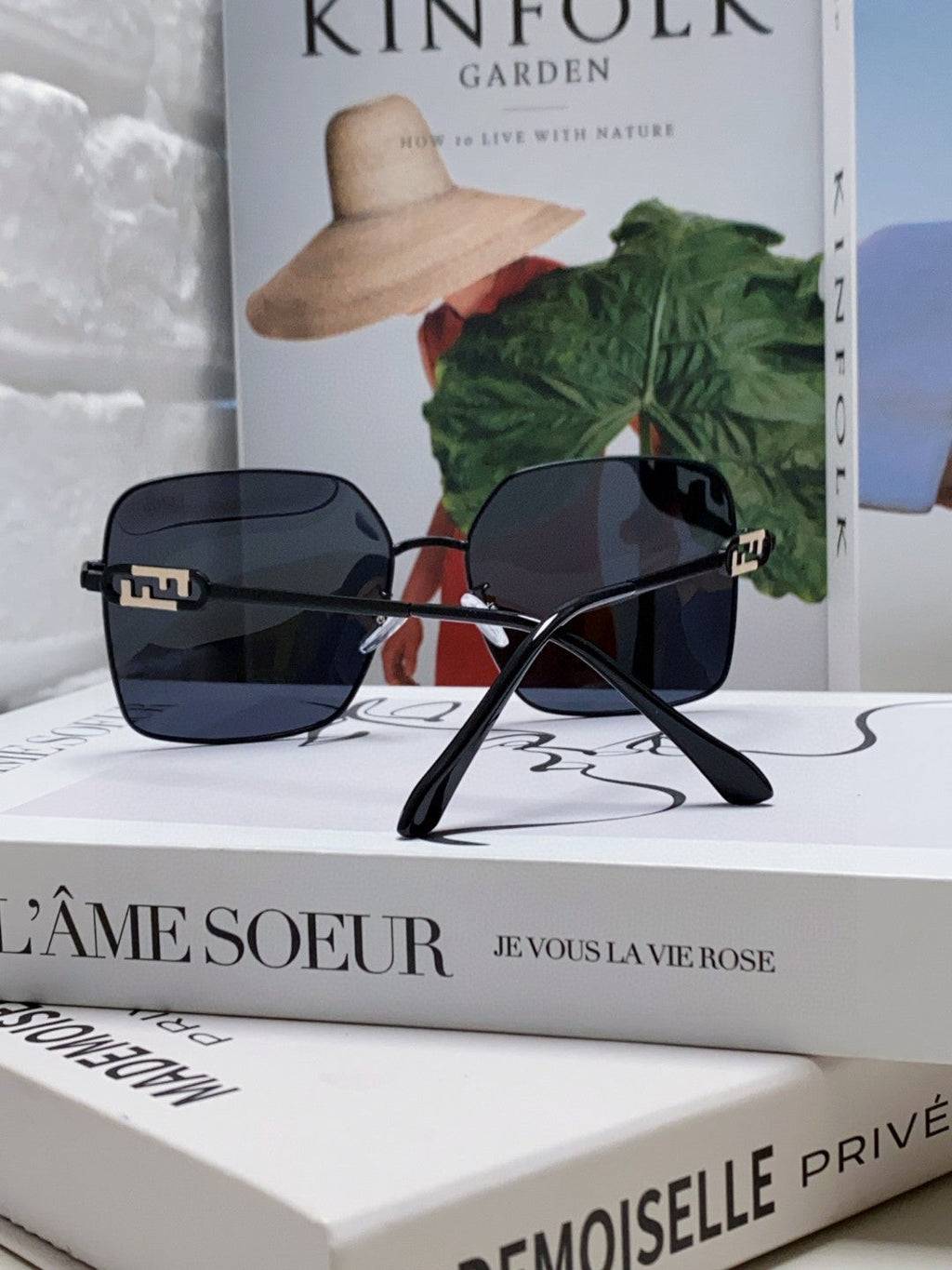 OVERSIZED BAGUETTE SQUARE FRAME SUNGLASSES 562043 IN METAL