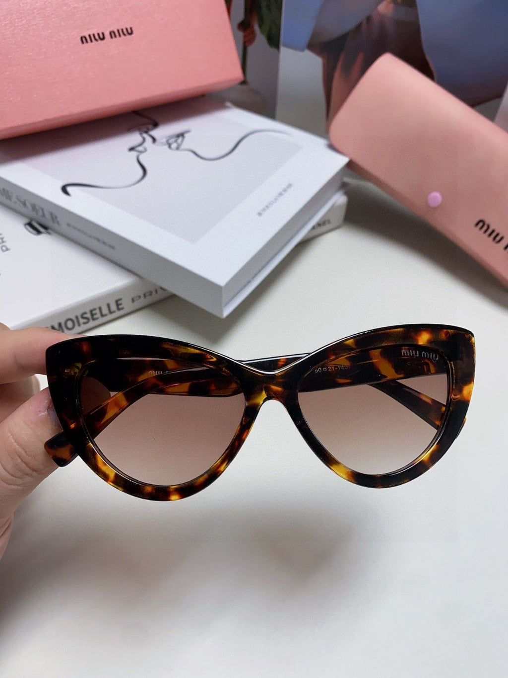 GLIMPSE CAT EYE SUNGLASSES 555885 IN HAVANA ACETATE