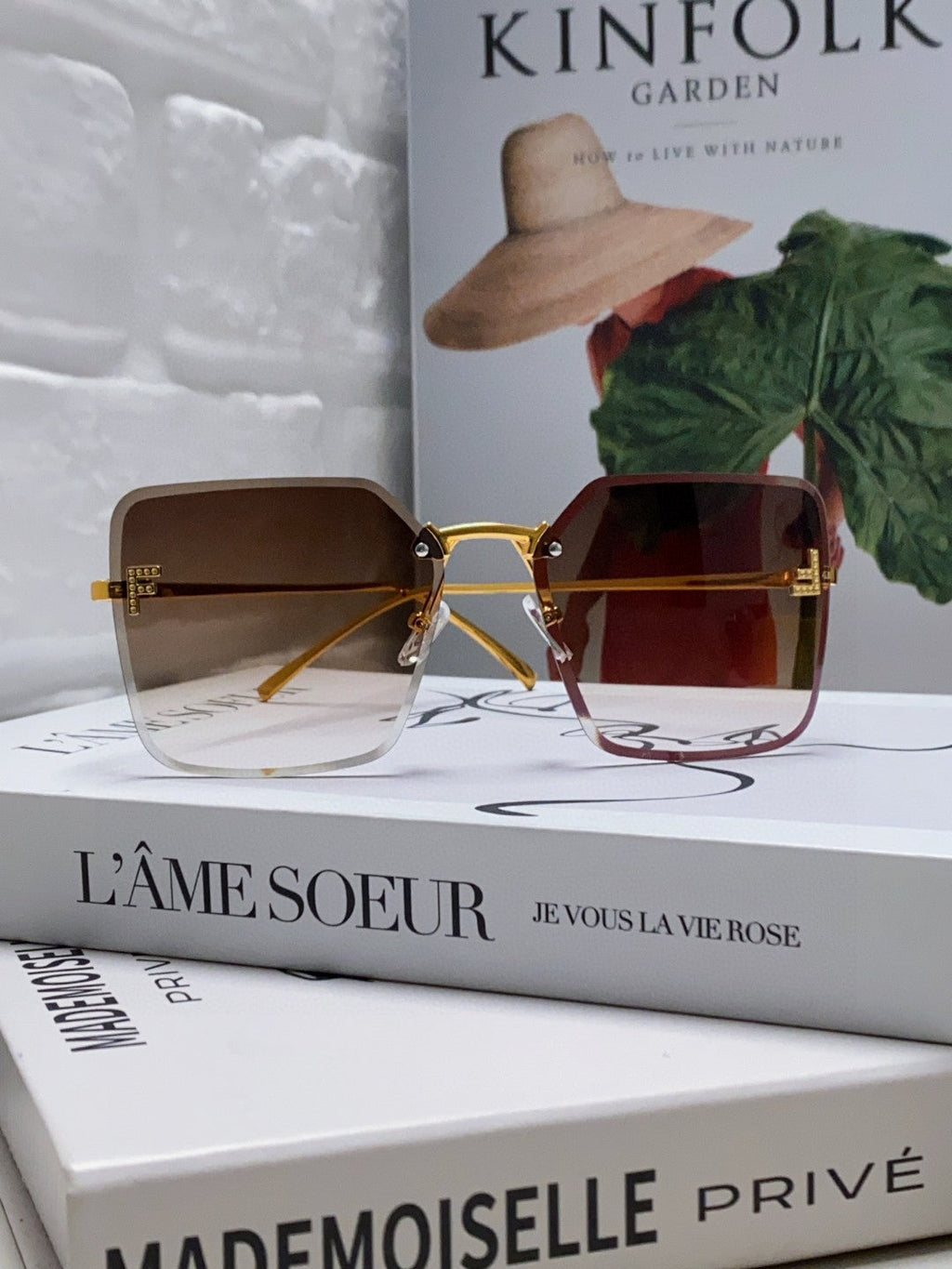 FIRST CRYSTAL SQUARE FRAME SUNGLASSES FE4082US IN METAL