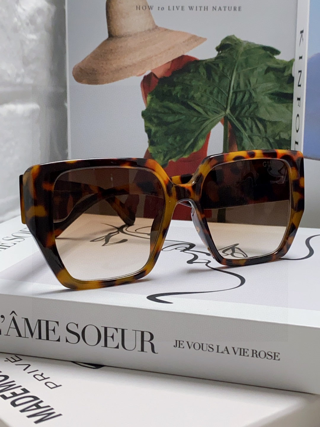 SQUARE FRAME SUNGLASSES 570209 IN ACETATE