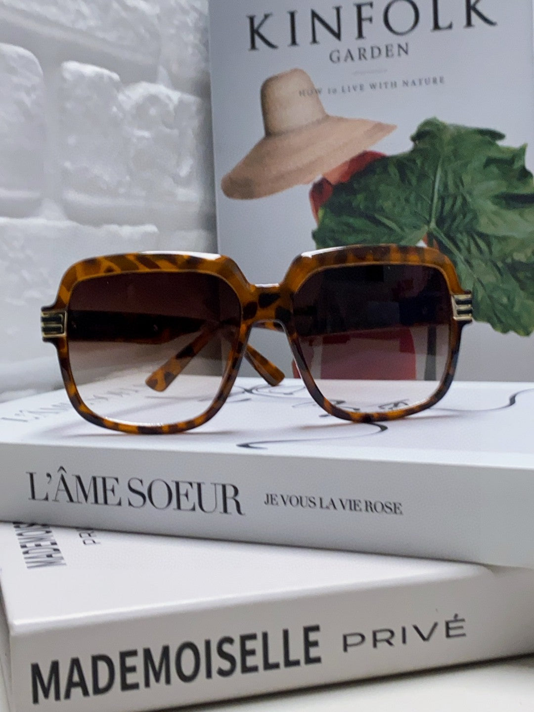 SQUARE FRAME SUNGLASSES 570231 IN ACETATE AND METAL