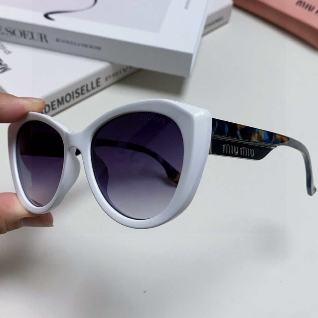 GLIMPSE SUNGLASSES 576814 IN WHITE ACETATE