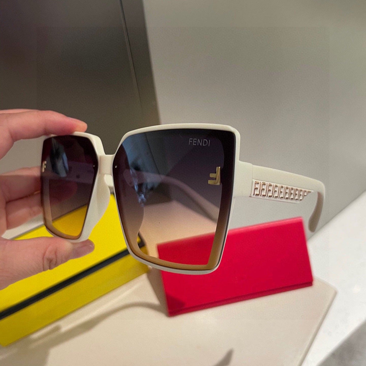 FIRST CRYSTAL SQUARE FRAME SUNGLASSES 2209 IN ACETATE