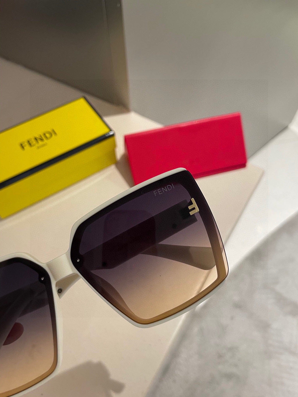 FIRST CRYSTAL SQUARE FRAME SUNGLASSES 2209 IN ACETATE